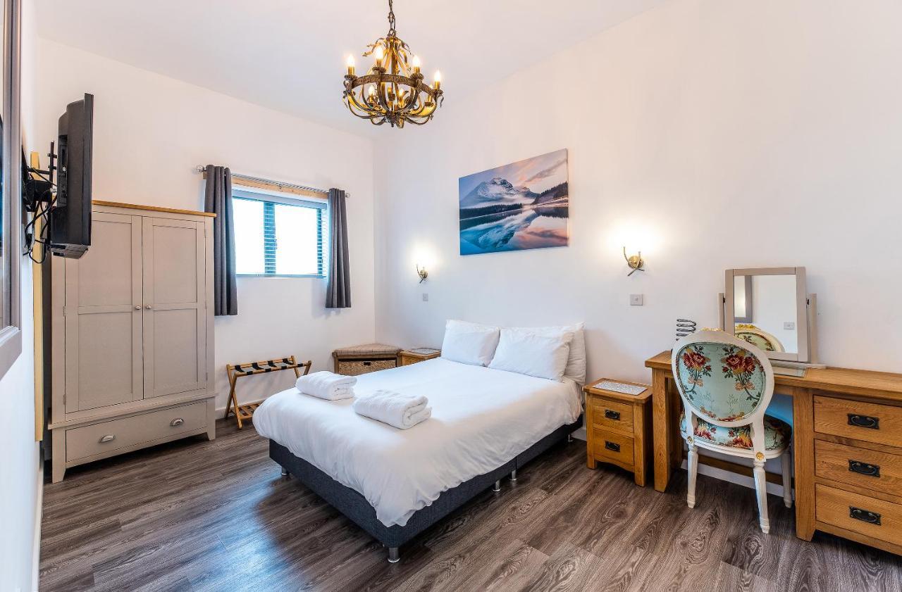 Lionheart Large Luxury Lodge - Sleeps 10- Dog Friendly,Near Sherwood Forest At Fairview Farm Nottingham Great For Family Gatherings ,Groups ,Parties Luaran gambar