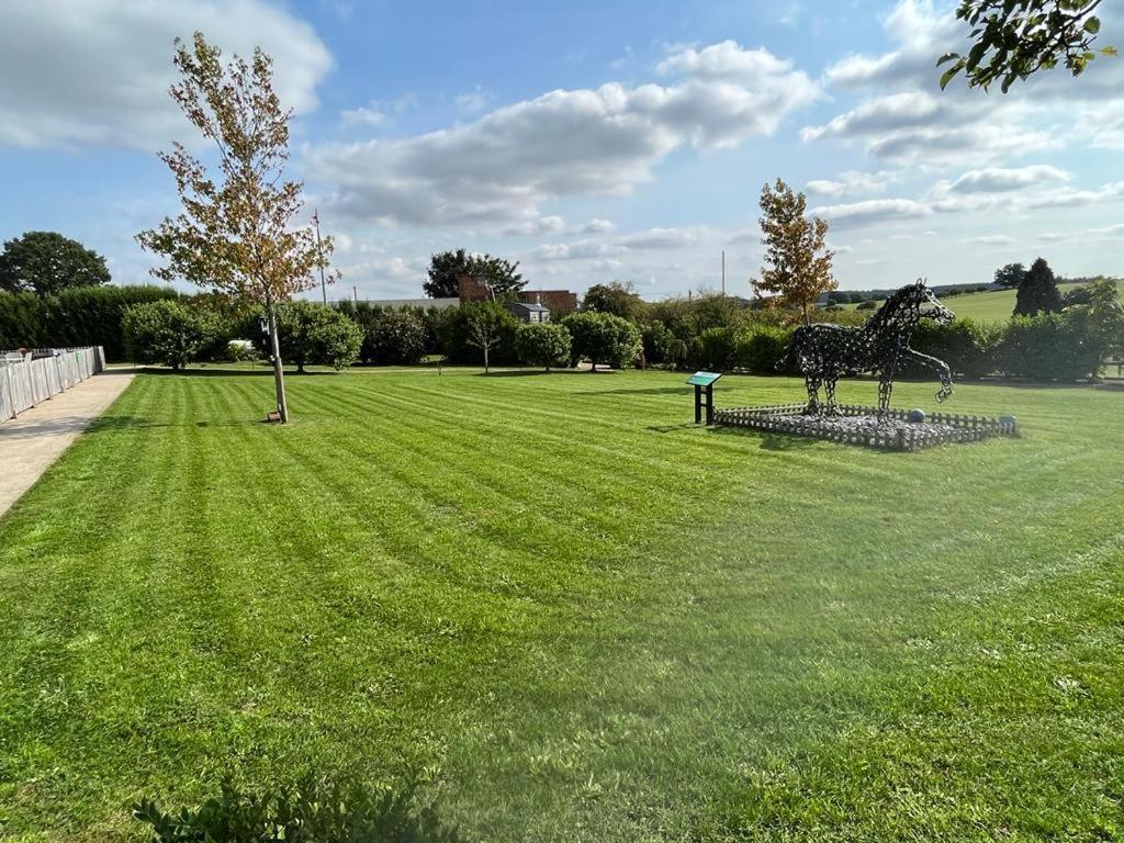 Lionheart Large Luxury Lodge - Sleeps 10- Dog Friendly,Near Sherwood Forest At Fairview Farm Nottingham Great For Family Gatherings ,Groups ,Parties Luaran gambar